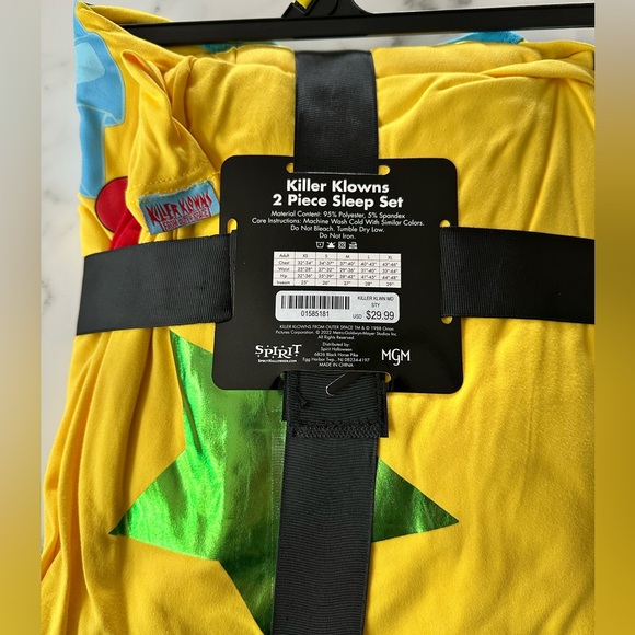 Spirit Halloween Killer Klowns🤡 pajamas - Picture 4 of 4